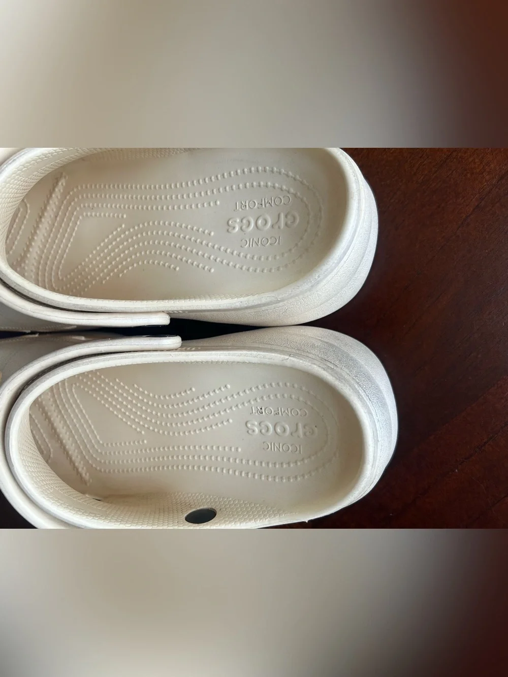 CROCS Platform Clog in Metallic Cream size 11